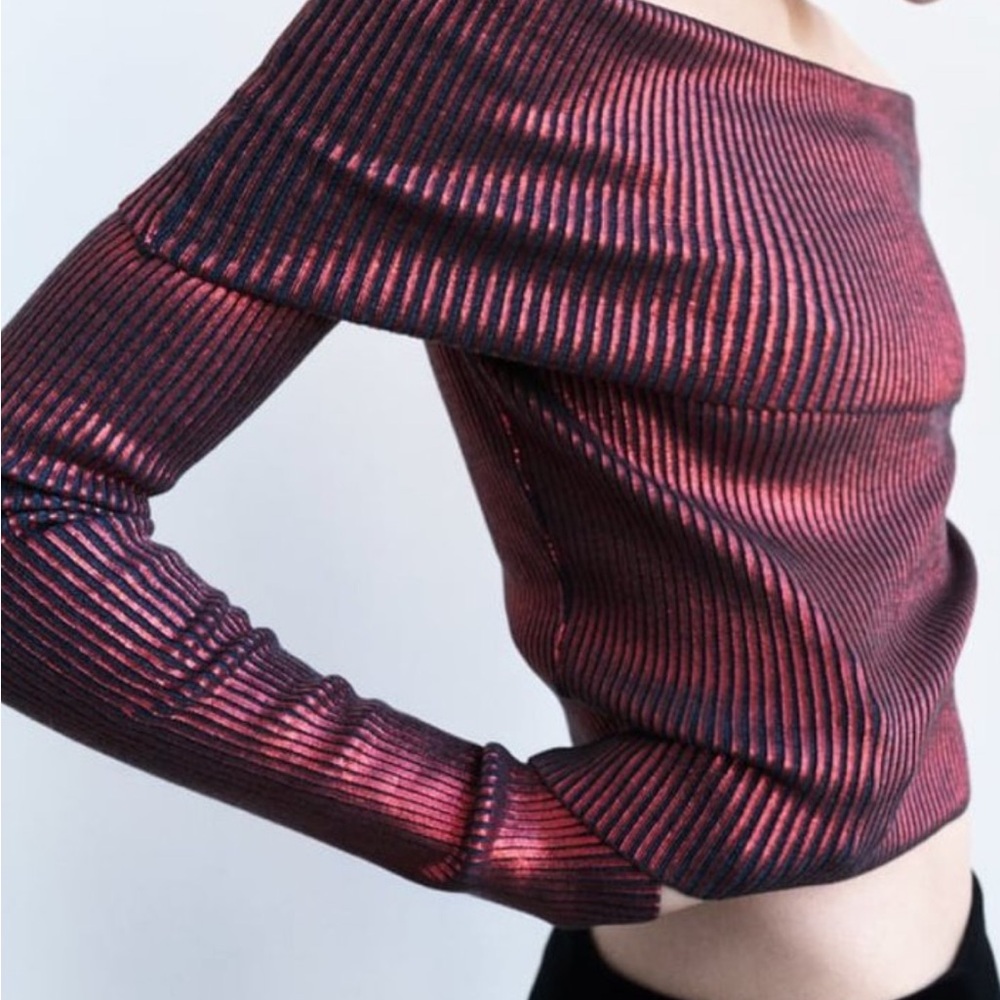 NWT Zara foil print red sveter
